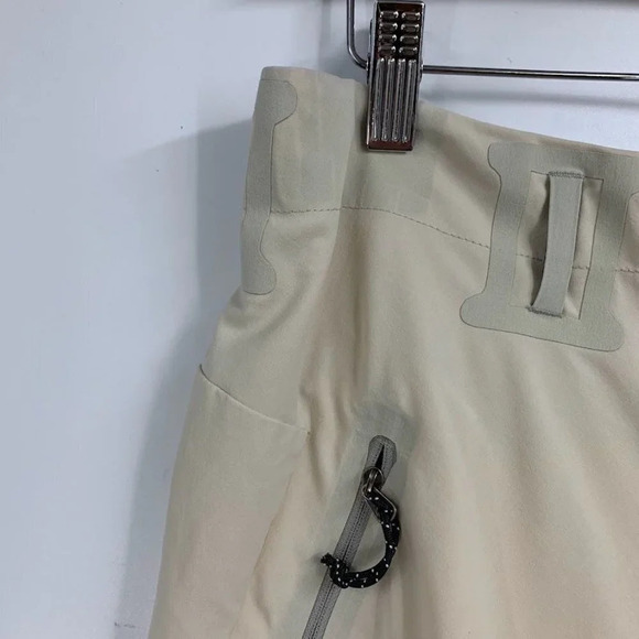 Mountain Hardwear Women's Athletic Mid Rise Outdoor Stretch‎ Shorts SIze 10 - Picture 3 of 13